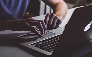 米兰主教练阿莱格里接受采访时表示：我期待冬季窗口的到来，我们会做合适的补强