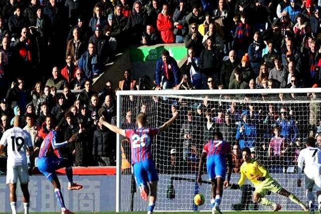 马特塔重罚点球引争议，新规导致曼联率先失分